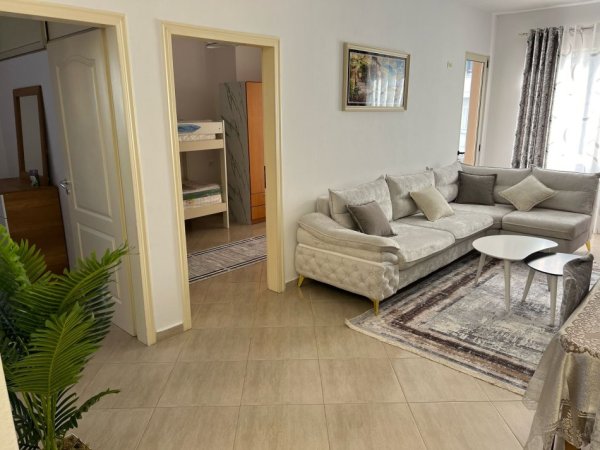 Tirane, jepet me qera apartament 2+1+Ballkon Kati 2, 85 m² 43.000 € (Teodor keko)