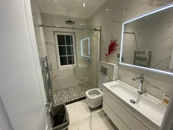 Tirane, jepet me qera apartament Kati 3, 75 m² 450 € (Allias,prane karburant kastrati)