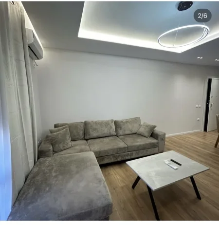 Tirane, jepet me qera apartament 2+1+Ballkon Kati 3, 90 m² 800 € (Rruga e kavajes)