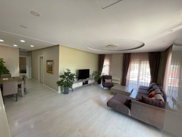 Tirane, jepet me qera apartament 3+1+Ballkon Kati 4, 187 m² (Liqeni i Thate)
