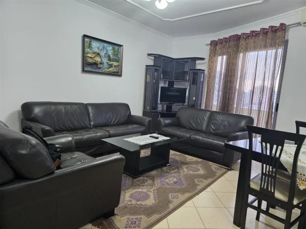 Tirane, jepet me qera apartament 2+1 Kati 3, 117 m² 550 € (ASTIR)