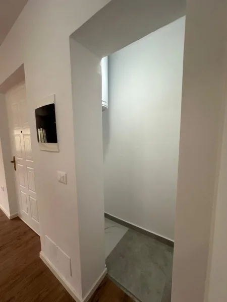 Tirane, shes apartament 1+1+Aneks Kati 2, 57 m² 75.000 € (Rr. Halit Bega, Allias)