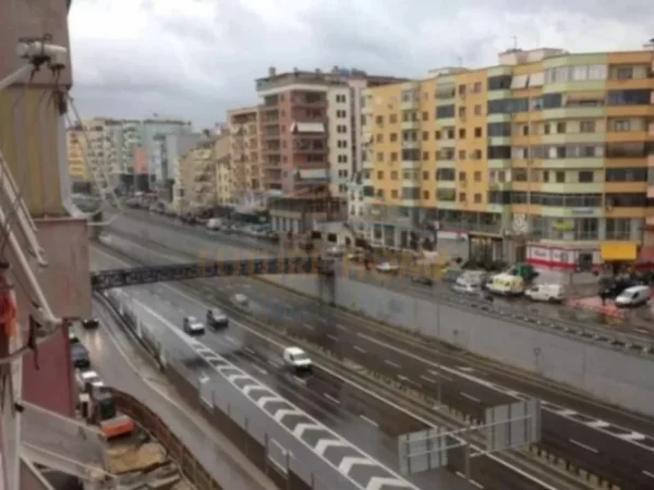 Tirane, shitet apartament 1+1+Ballkon Kati 4, 66 m² 135.000 € (Kodra e Diellit mbi Kristal Center)