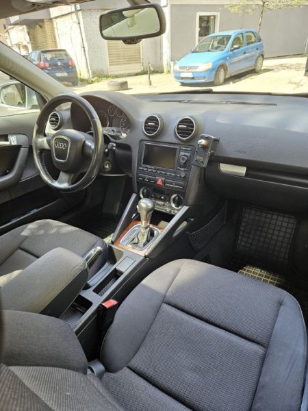 Tirane, shes makine Audi a3 Nafte, gri metalizato automatik Kondicioner 260.000 km 4.200 €