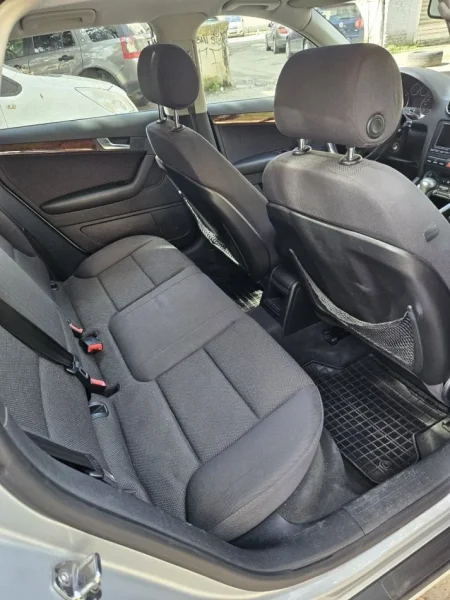 Tirane, shes makine Audi a3 Nafte, gri metalizato automatik Kondicioner 260.000 km 4.200 €