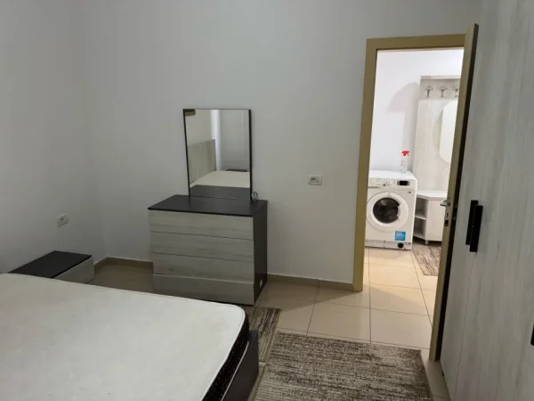 Tirane, jepet me qera apartament 1+1+Aneks+Ballkon Kati 1, 75 m² 500 € (5 maji)
