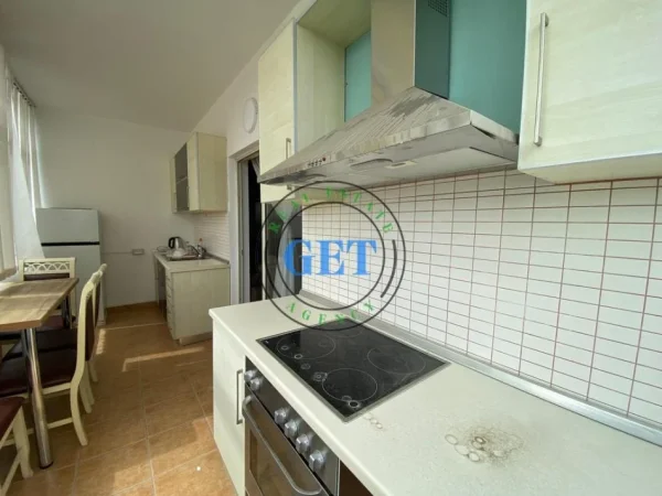 Durres, shitet apartament 1+1 Kati 7, 75 m² 82.000 € (pranë Shkollës "Bajram Curri" në Plazh)