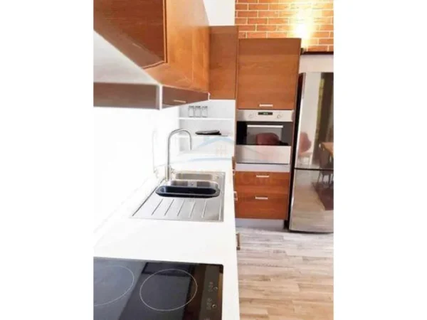 Tirane, jepet me qera apartament 2+1+Ballkon Kati 3, 93 m² 750 € (Green City Residence AREA52126)