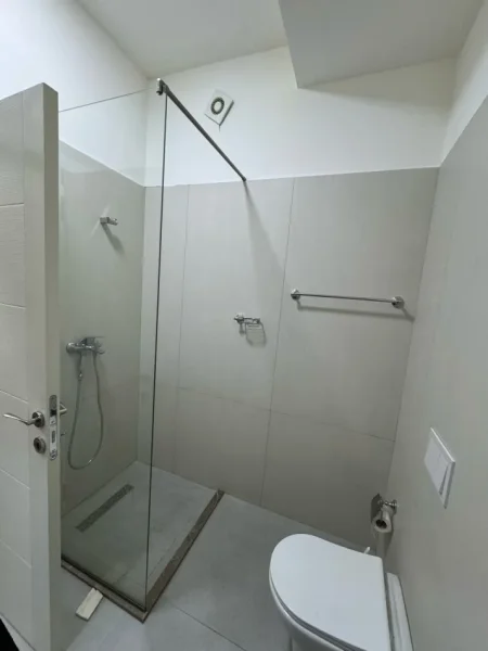 Tirane, jepet me qera apartament 1+1 Kati 0, 60 m² 400 € (KODRA E DIELLIT)