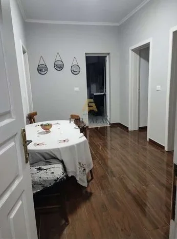 Tirane, shitet Vile 1 Katshe , 1.000 m² 280.000 € (Zall Dajt, rruga e Arbrit)