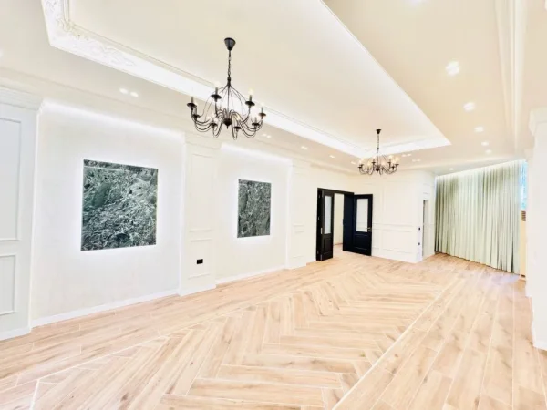 Tirane, shitet apartament 2+1+Aneks+Ballkon Kati 0, 222 m² 275.000 € (fresk)