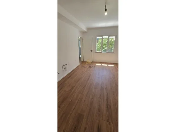 Tirane, shitet apartament 1+1 Kati 2, 49 m² 125.000 € (Mozaiku i Tiranes)