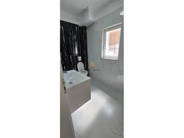 Tirane, shitet apartament 1+1 Kati 2, 49 m² 125.000 € (Mozaiku i Tiranes)