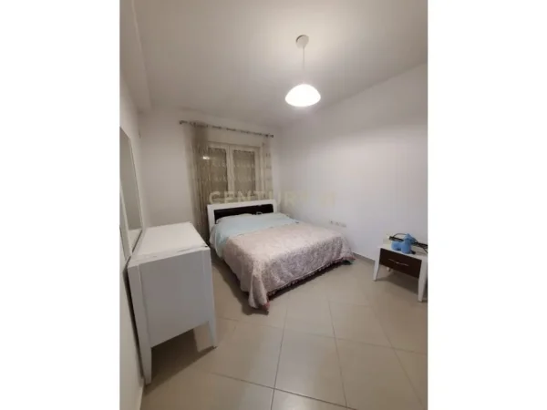 Tirane, jepet me qera apartament 2+1 Kati 2, 90 m² 450 € (Rezidenca Euro 3D)