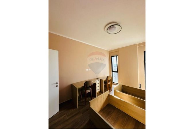 Tirane, jepet me qera 2+1 Kati 9, 110 m² 800 € (Rr. e Dibres)