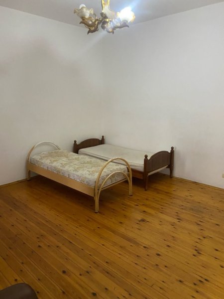 Tirane, jepet me qera apartament 1+1+Aneks+Ballkon Kati 2, 70 m² 27.000 € (SADIK PETRELA)