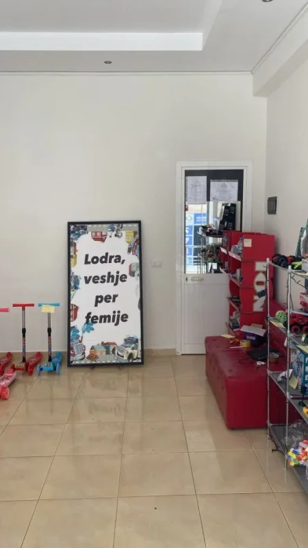 Tirane, jepet me qera dyqan Kati 0, 30 m² 350 € (Astir, prane Bar Oslo)