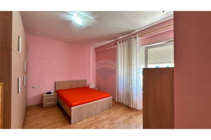 Tirane, jepet me qera 1+1 , 69 m² 580 € (Pazar i Ri)