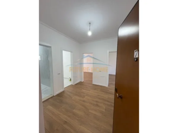Tirane, shitet apartament 2+1 Kati 4, 84 m² 162.000 € (rruga e kavajes)