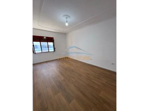Tirane, shitet apartament 2+1 Kati 4, 84 m² 162.000 € (rruga e kavajes)