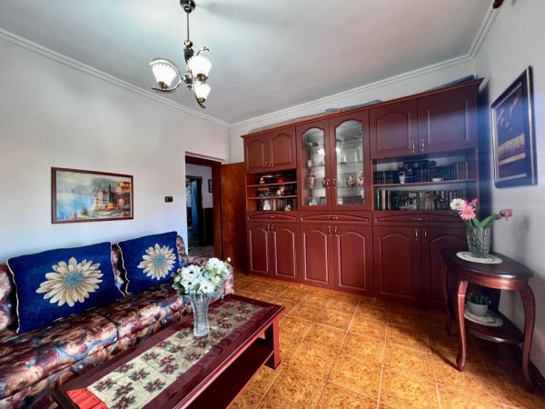 Tirane, jepet me qera apartament 2+1+Ballkon , 80 m² 500 € (Shkolla e Kuqe)
