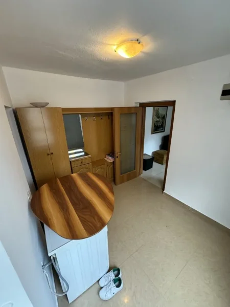 Tirane, jepet me qera Vile 3+1+Aneks+Ballkon Kati 3, 200 m² 750 € (brryli)