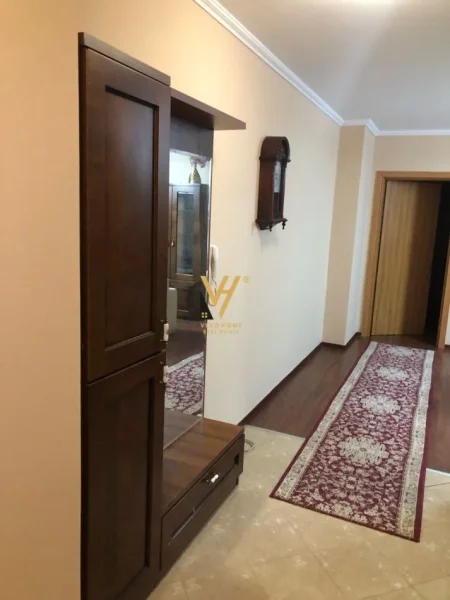 Tirane, jepet me qera apartament 1+1+Ballkon Kati 3, 100 m² 500 € (ALI DEMI)