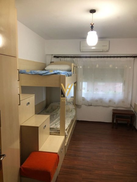 Tirane, jepet me qera apartament 1+1+Ballkon Kati 3, 100 m² 500 € (ALI DEMI)