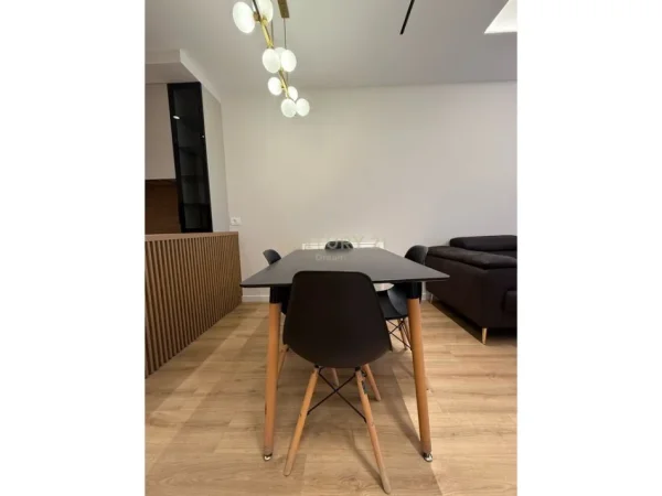 Tirane, shitet apartament 2+1 Kati 6, 111 m² 245.000 € (Xhamllik,Ish-Profarma)