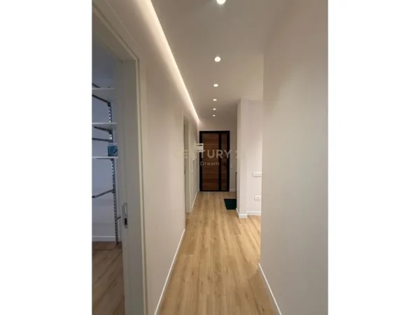 Tirane, shitet apartament 2+1 Kati 6, 111 m² 245.000 € (Xhamllik,Ish-Profarma)