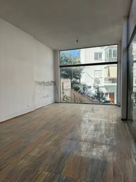 Tirane, shitet ambjent biznesi Kati 1, 123 m² (Rruga Hamdi Sina)