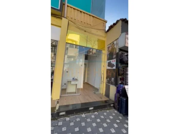 Tirane, shitet dyqan Kati 4, 10 m² 73.000 € (Rrruga e Durresit)