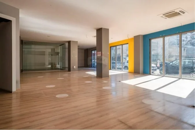 Tirane, jepet me qera ambjent biznesi Kati 0, 1.102 m² (Tregu Elektrik)