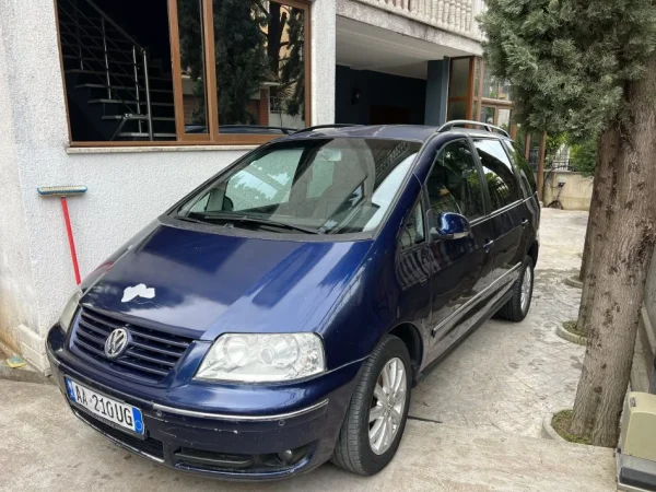 Tirane, shes makine Sharan Nafte, blu e errët automatik Kondicioner 296.000 km 2.200 €