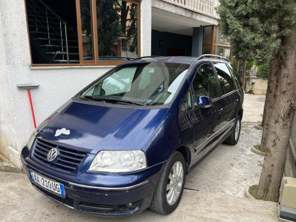 Tirane, shes makine Sharan Nafte, blu e errët automatik Kondicioner 296.000 km 2.200 €