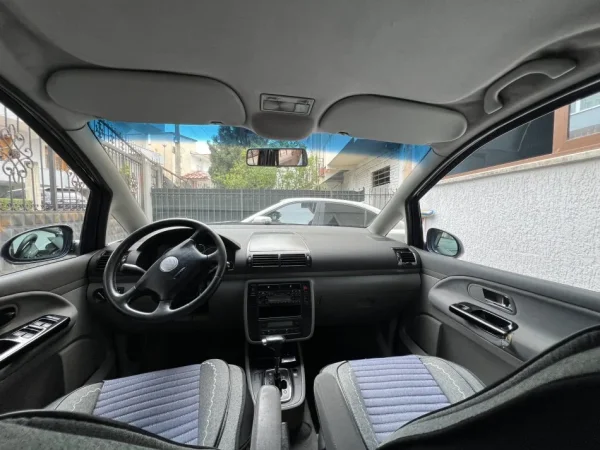 Tirane, shes makine Sharan Nafte, blu e errët automatik Kondicioner 296.000 km 2.200 €