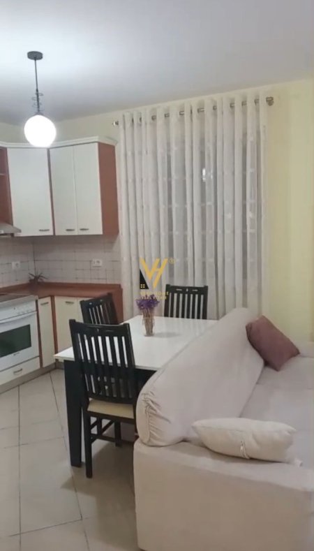Tirane, jepet me qera apartament 1+1+Ballkon Kati 4, 70 m² 450 € (DON BOSKO)