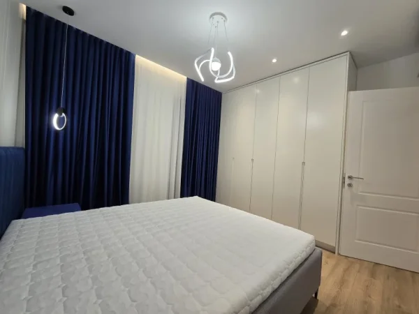 Tirane, jepet me qera apartament 2+1 Kati 7, 100 m² 700 € (Astir)