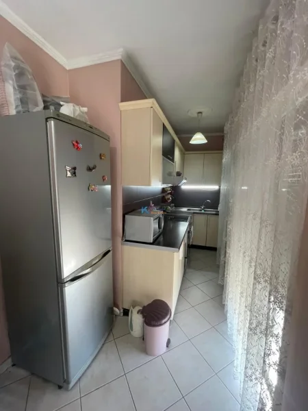 Tirane, jap me qera apartament 2+1+Ballkon Kati 8, 110 m² 550 € (Rruga Dritan Hoxha)