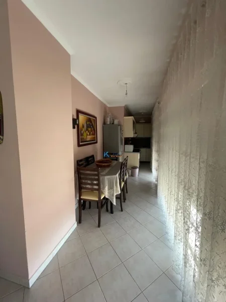 Tirane, jap me qera apartament 2+1+Ballkon Kati 8, 110 m² 550 € (Rruga Dritan Hoxha)