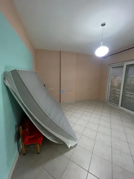 Tirane, jap me qera apartament 2+1+Ballkon Kati 8, 110 m² 550 € (Rruga Dritan Hoxha)