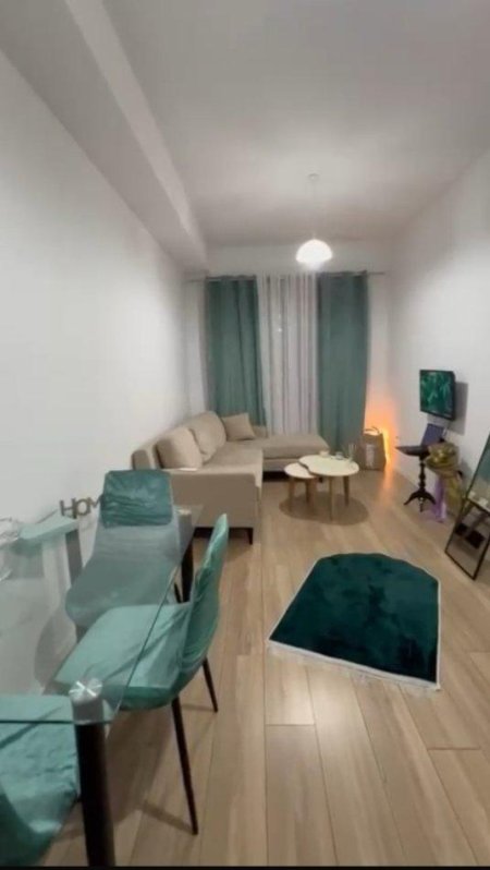 Tirane, jepet me qera apartament 1+1 Kati 4, 65 m² 400 € (Ali dem)