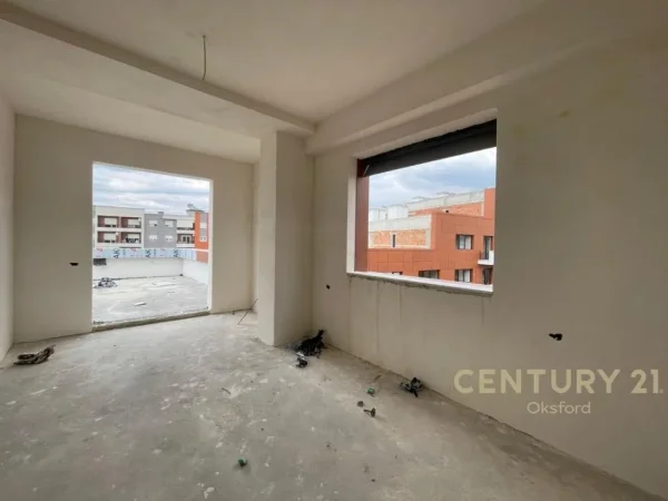 Tirane, shitet apartament 2+1+Aneks+Ballkon Kati 8, 153 m² 168.000 € (Astir)