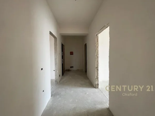 Tirane, shitet apartament 2+1+Aneks+Ballkon Kati 8, 153 m² 168.000 € (Astir)