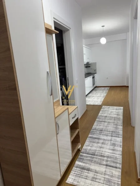 Tirane, jepet me qera apartament 2+1+Ballkon Kati 9, 80 m² 600 € (RRUGA ”NDRE MJEDA”)