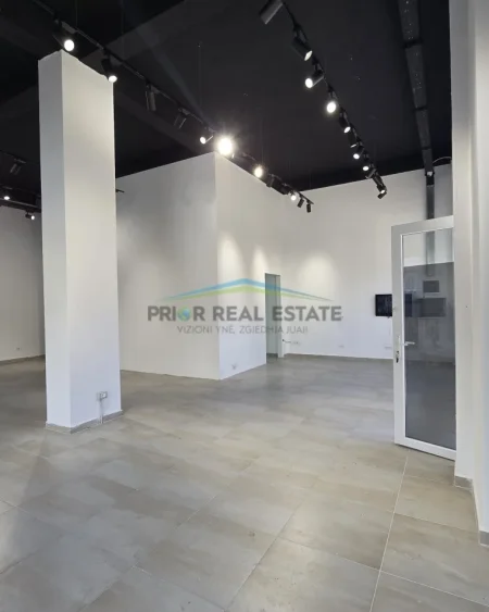 Tirane, shitet ambjent biznesi Kati 0, 129 m² 350.000 € (Rruga e Dibres)
