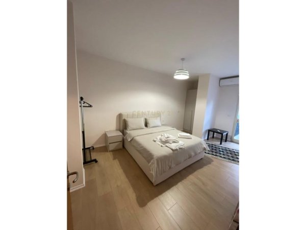 Tirane, jepet me qera apartament 1+1 Kati 5, 75 m² 800 € (prane Sheshit Skënderbej)