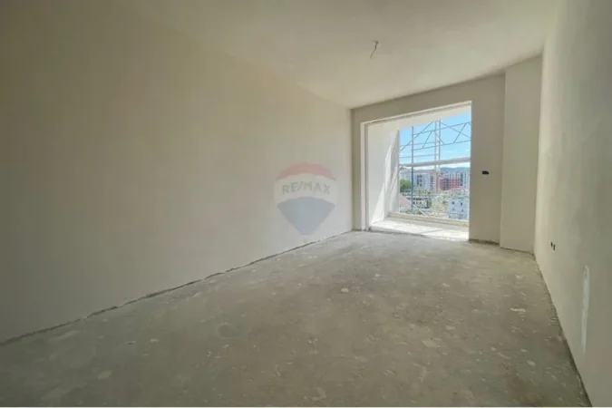 Tirane, shitet apartament 1+1+Ballkon Kati 4, 83 m² 132.000 € (Kompleksi Turdiu)