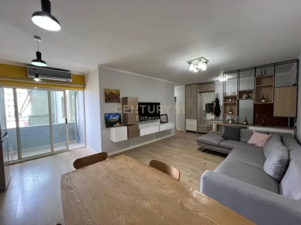 Tirane, shes apartament 2+1+2+Ballkon , 88 m² 195.000 € (Globe)