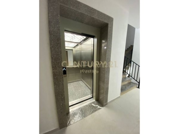 Tirane, jepet me qera apartament 2+1+Ballkon Kati 3, 84 m² 600 € (TEK RRETHI I SAUKUT)